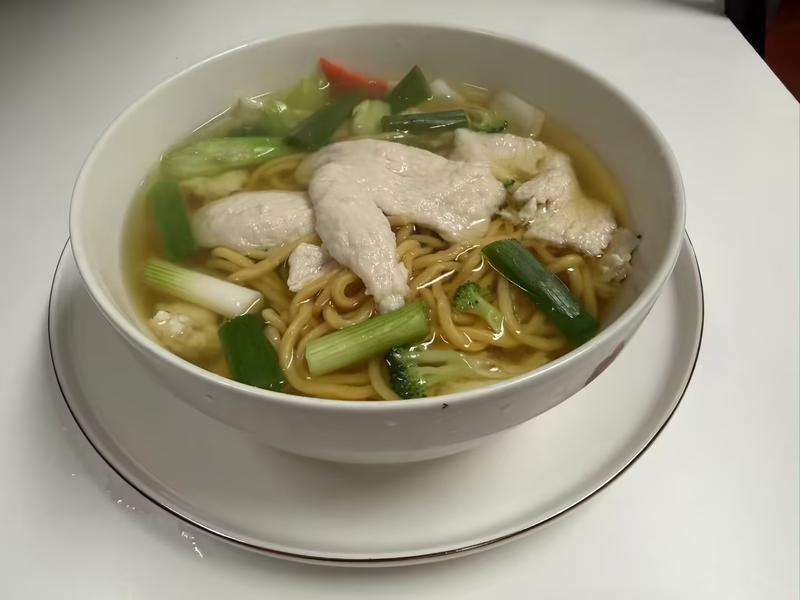 34. Chicken Yat Gaw Mein