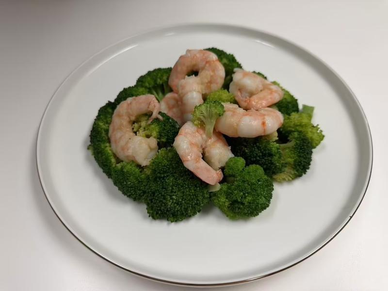D7. Steam Shrimp w. Broccoli